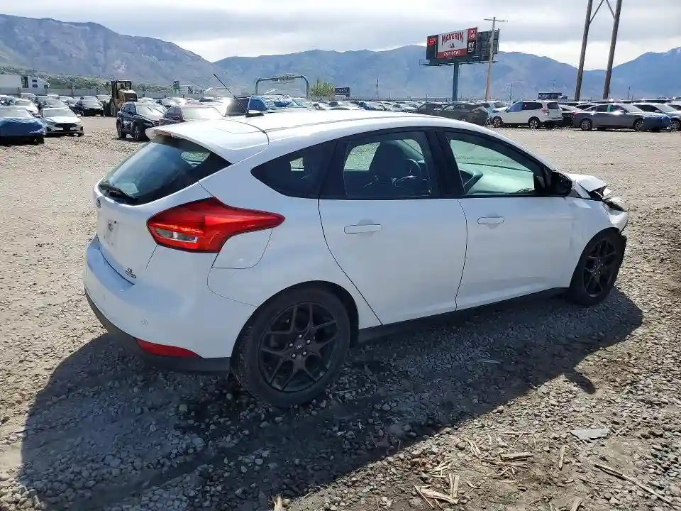 1FADP3K22GL311439 2016 FORD FOCUS-2