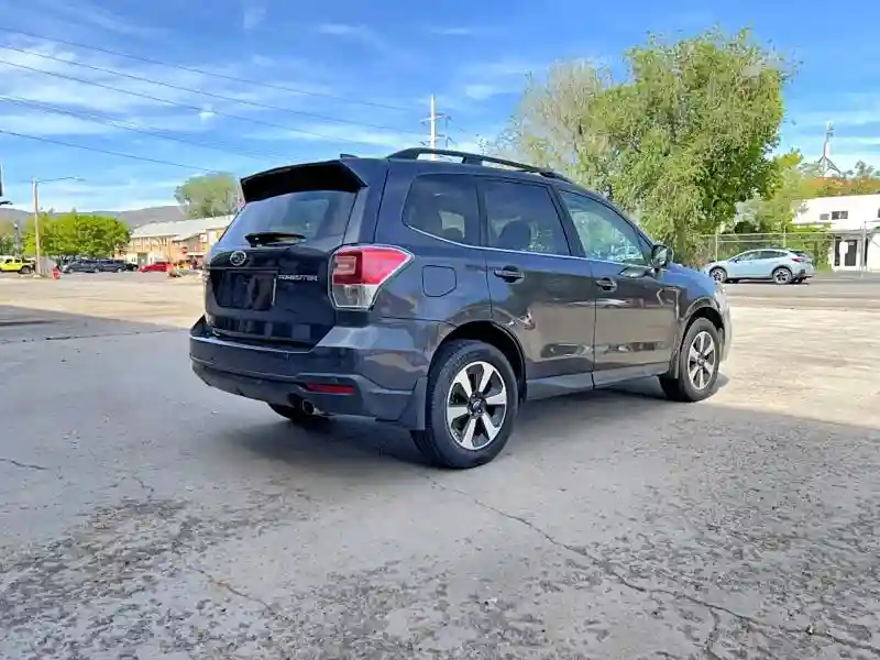JF2SJARC8JH596519 2018 SUBARU FORESTER-3