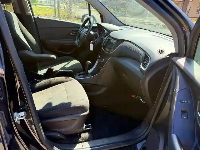 KL7CJKSBXLB085648 2020 CHEVROLET TRAX-4