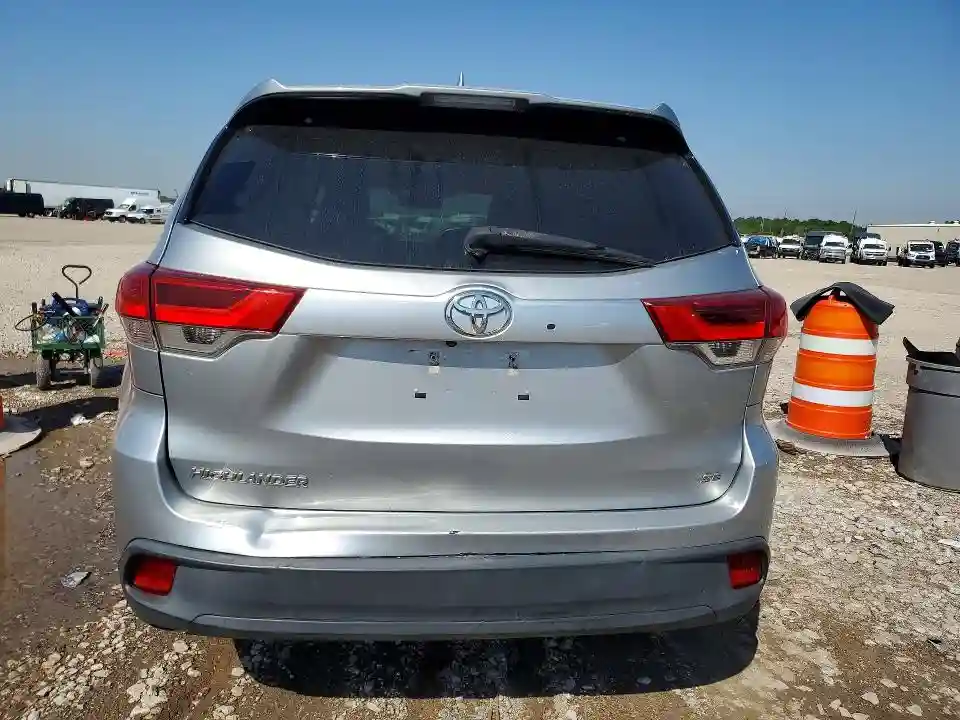 5TDKZRFH4HS517701 2017 TOYOTA HIGHLANDER-5