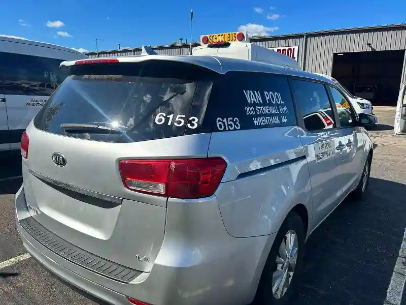 KNDMB5C19J6383643 2018 KIA SEDONA-3