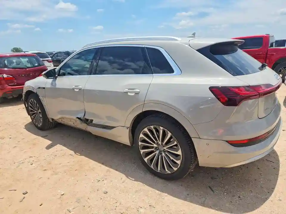 WA1VABGE5KB022870 2019 AUDI E-TRON-1