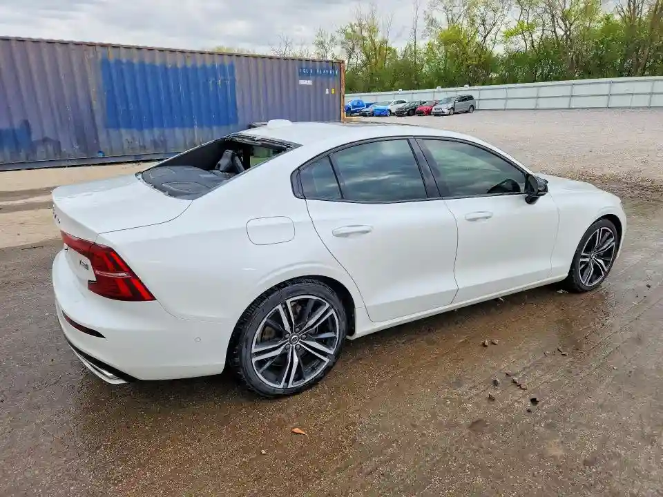 7JRBR0FM2KG014177 2019 VOLVO S60-2