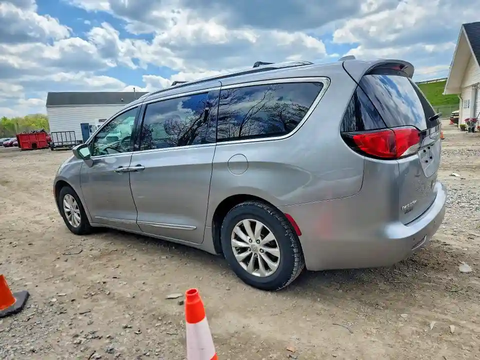 2C4RC1BG8JR257106 2018 CHRYSLER PACIFICA-1