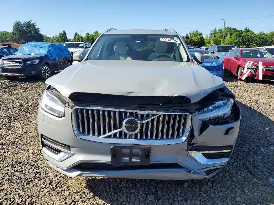 YV4H60LE9R1188692 2024 VOLVO XC90-4