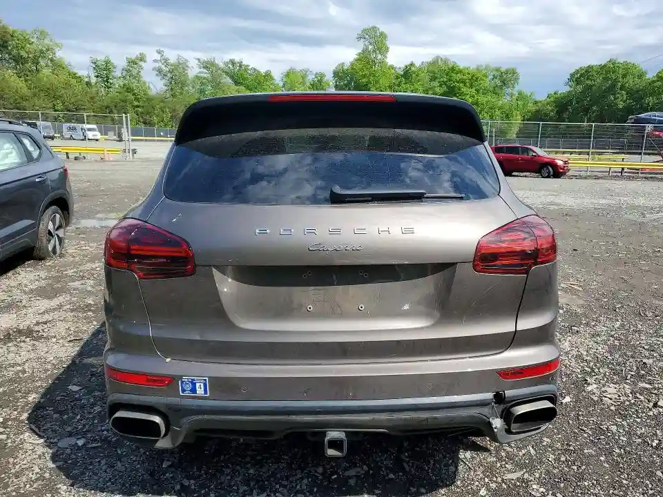 WP1AA2A23GKA14193 2016 PORSCHE CAYENNE-5