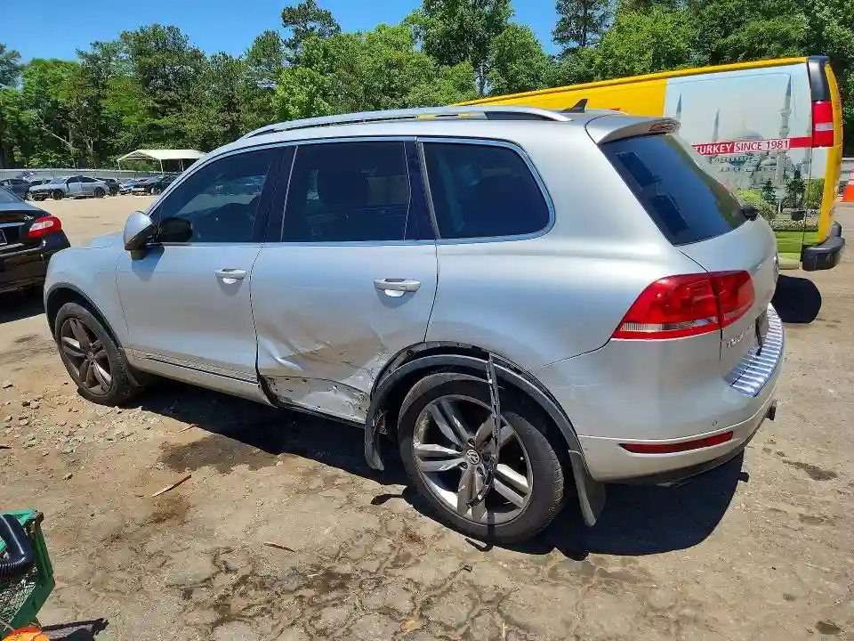 WVGEF9BPXCD007789 2012 VOLKSWAGEN TOUAREG-1