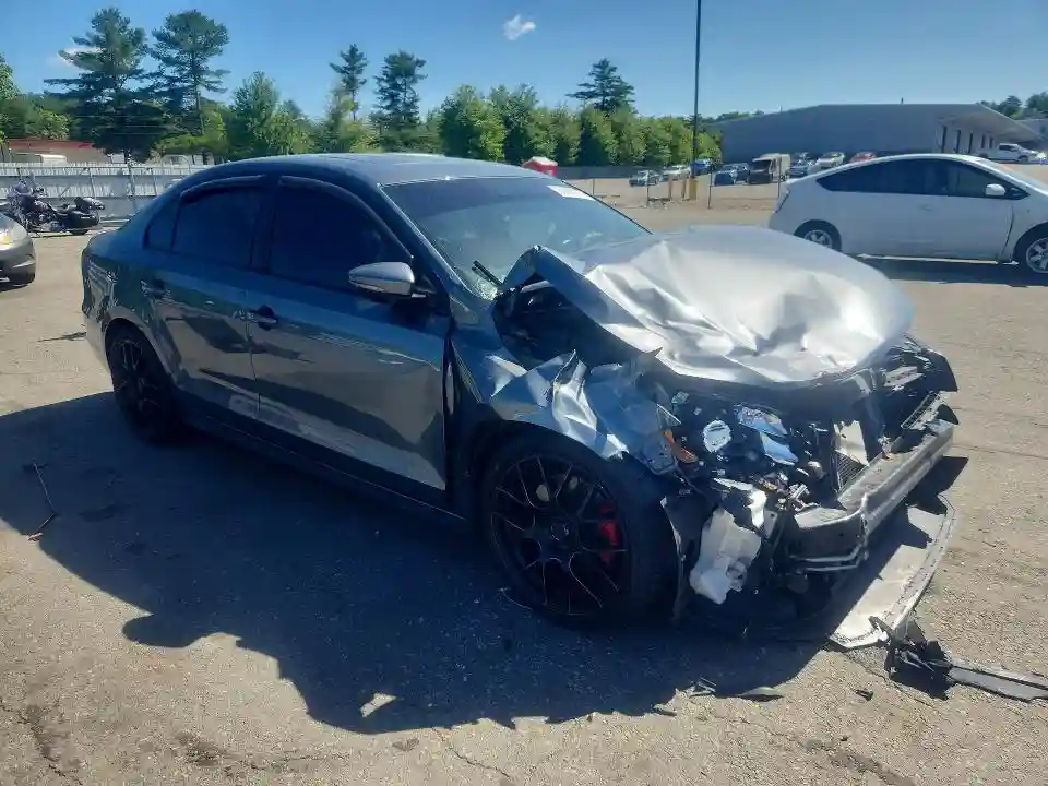 3VW4T7AJ8EM380621 2014 VOLKSWAGEN JETTA-3