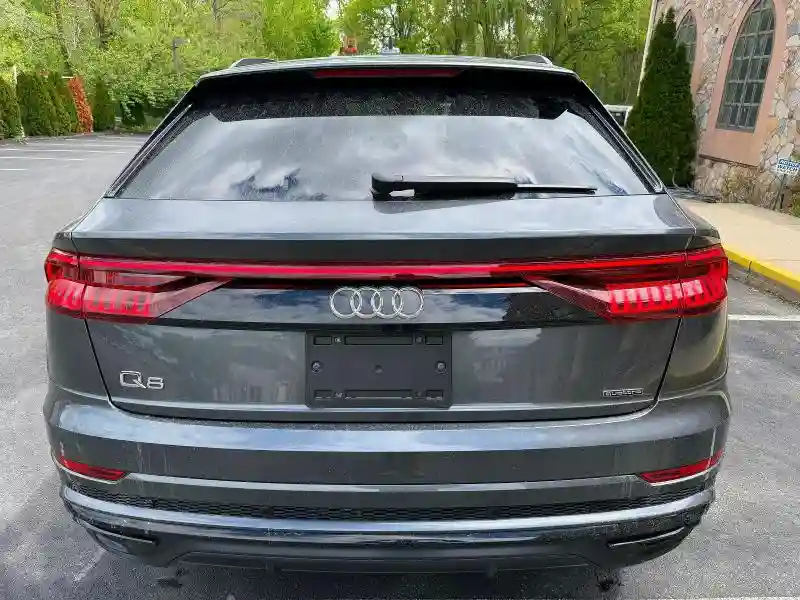 WA1EVAF11MD007500 2021 AUDI Q8-4