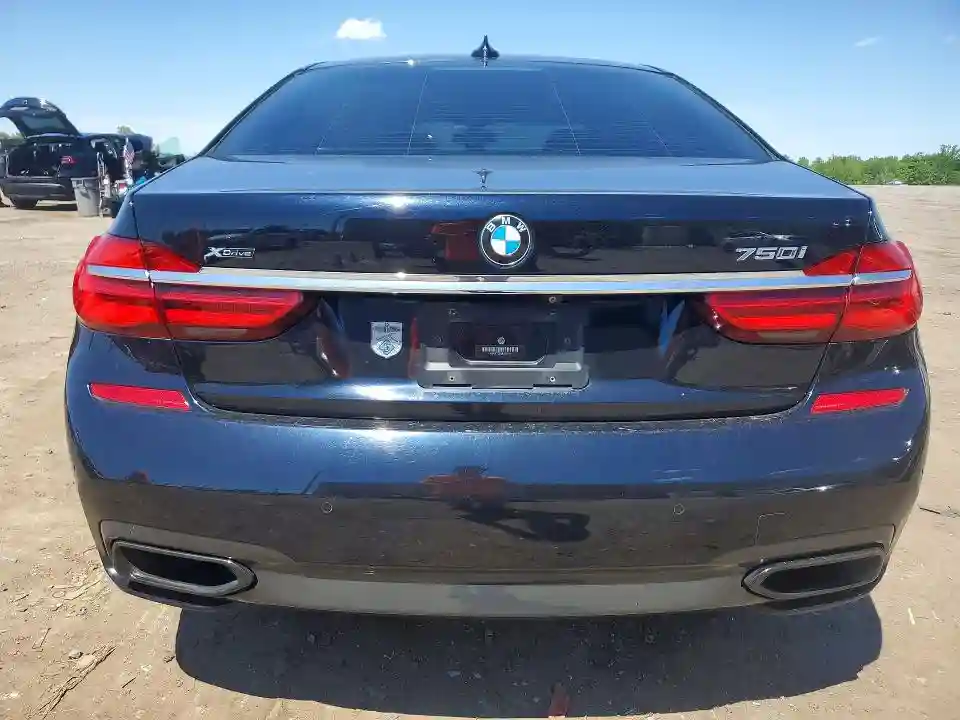 WBA7F2C58JB238164 2018 BMW 7 SERIES-5