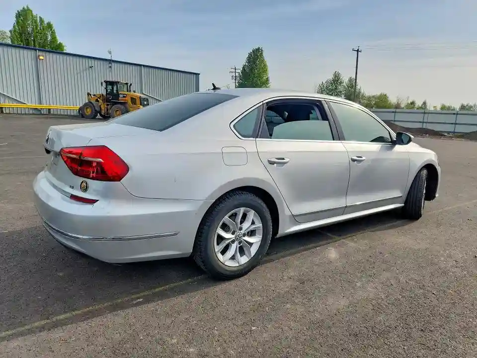 1VWAT7A36GC050243 2016 VOLKSWAGEN PASSAT-2