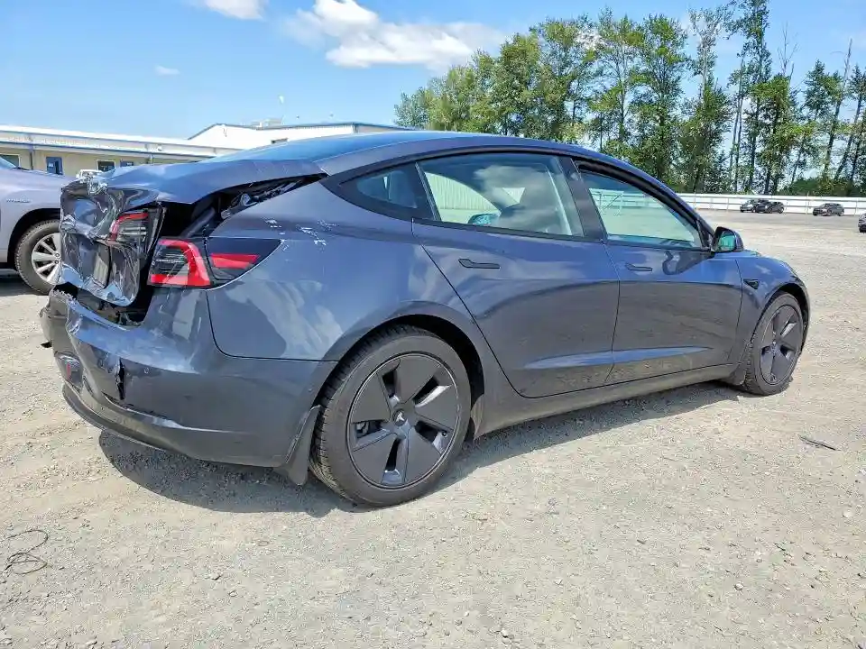 5YJ3E1EA6NF340882 2022 TESLA MODEL 3-2