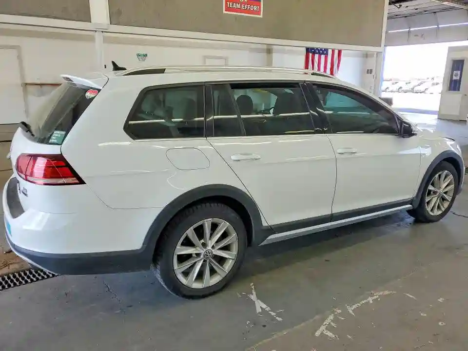 3VWM17AU1JM759437 2018 VOLKSWAGEN GOLF-2