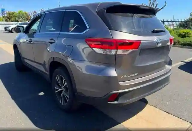 5TDZZRFHXKS319579 2019 TOYOTA HIGHLANDER-2