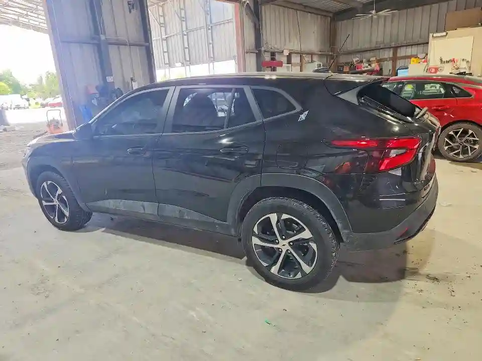 KL77LGEP2SC058355 2025 CHEVROLET TRAX-1