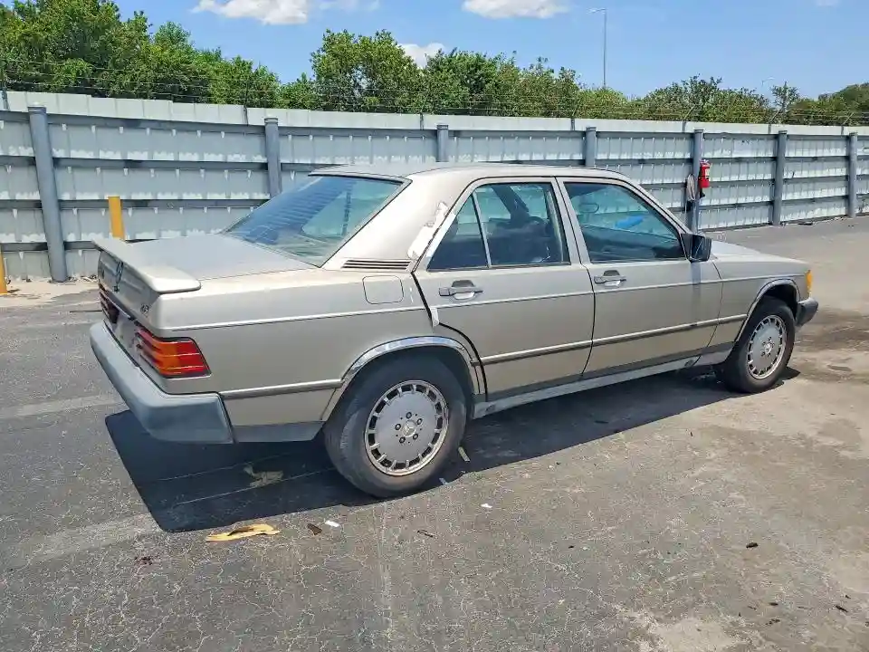 WDBDA28D6JF409683 1988 MERCEDES BENZ 190-CLASS-2