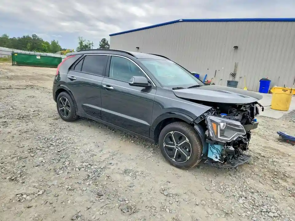 KNDCT3LE7S5305952 2025 KIA NIRO-3