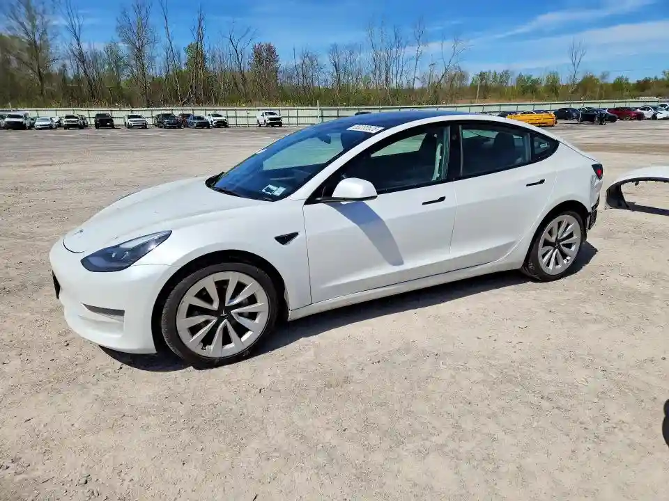 5YJ3E1EA1NF185884 2022 TESLA MODEL 3-0