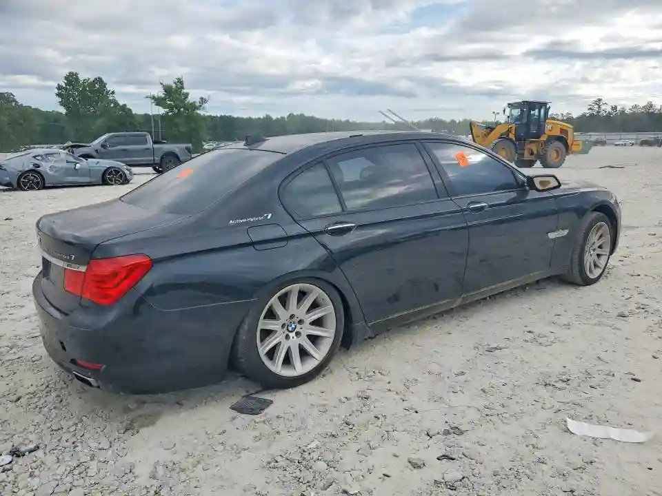 WBAKX8C55CC198441 2012 BMW 7 SERIES-2