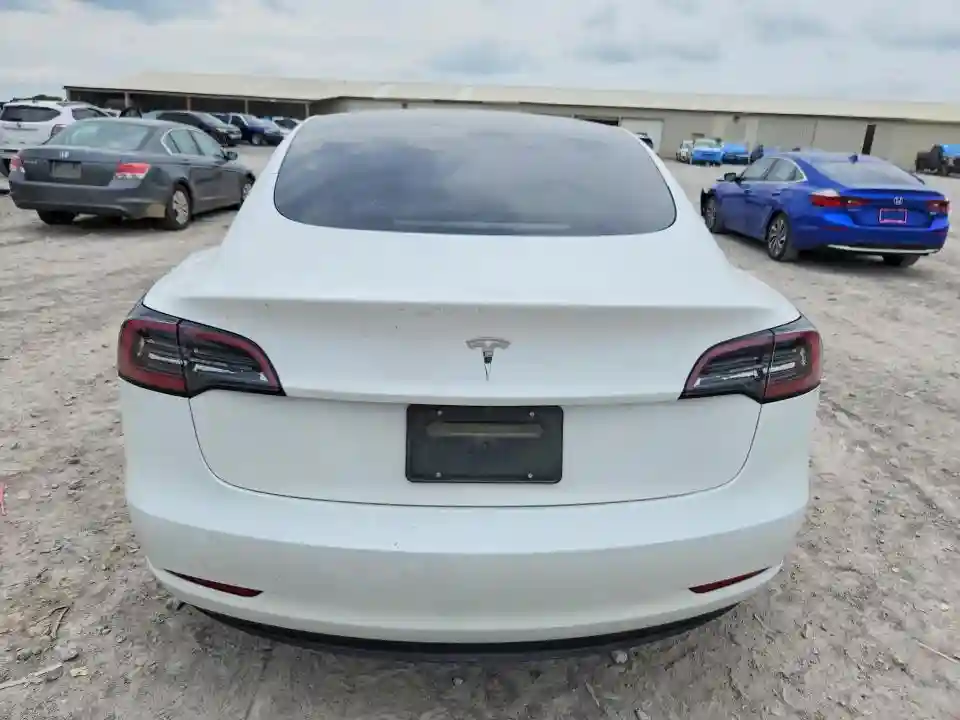 5YJ3E1EA5PF565751 2023 TESLA MODEL 3-5