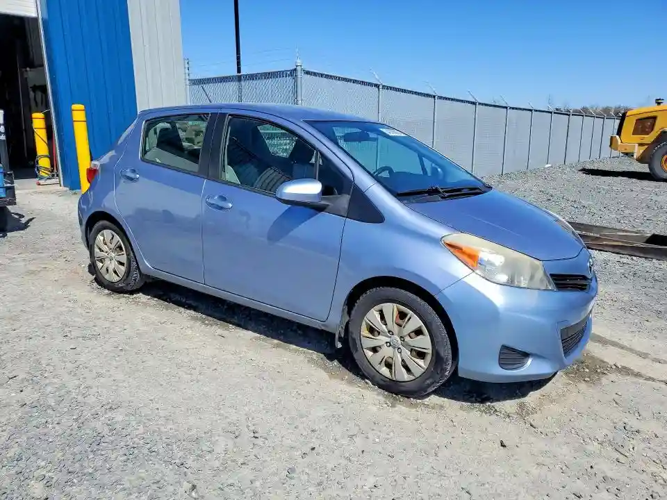 JTDKTUD31CD511466 2012 TOYOTA YARIS-3