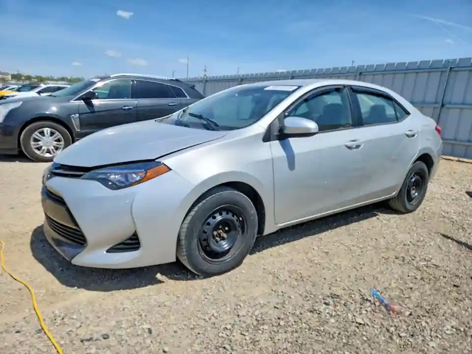 5YFBURHE6JP775914 2018 TOYOTA COROLLA-0