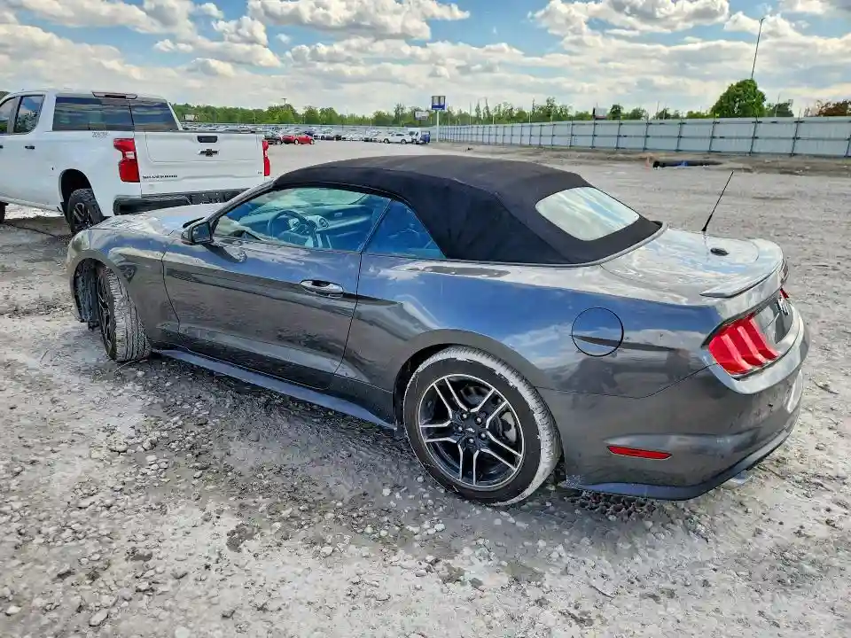1FATP8UH1J5139443 2018 FORD MUSTANG-1