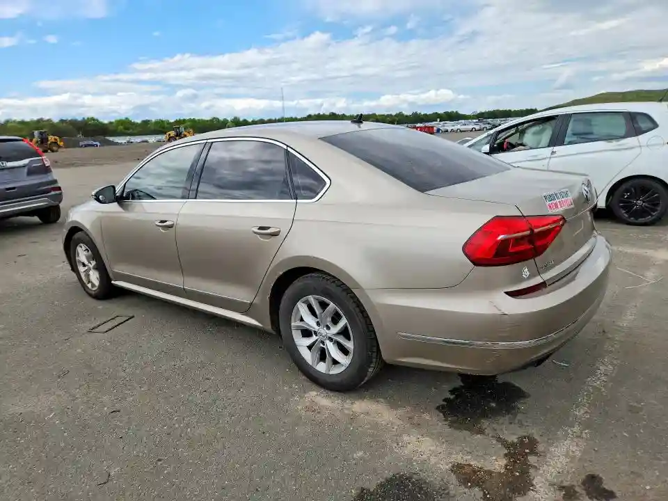 1VWAT7A30GC011874 2016 VOLKSWAGEN PASSAT-1