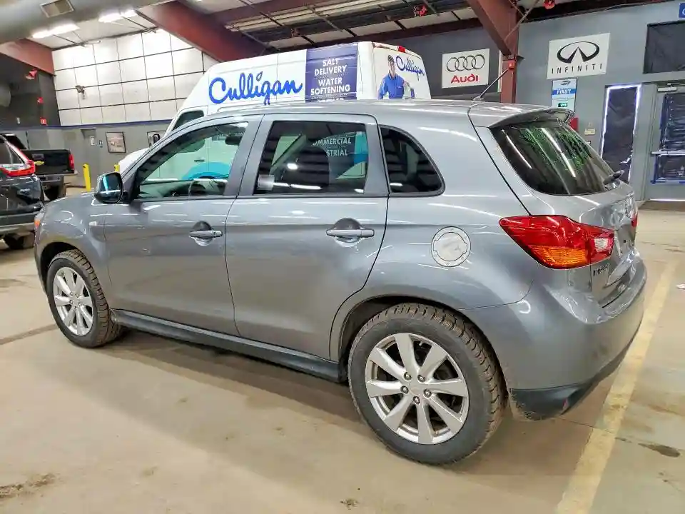 4A4AP3AU2FE019737 2015 MITSUBISHI OUTLANDER-1
