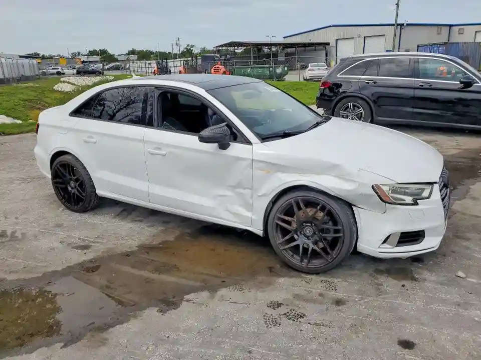 WAUAUGFF8H1042772 2017 AUDI A3-3