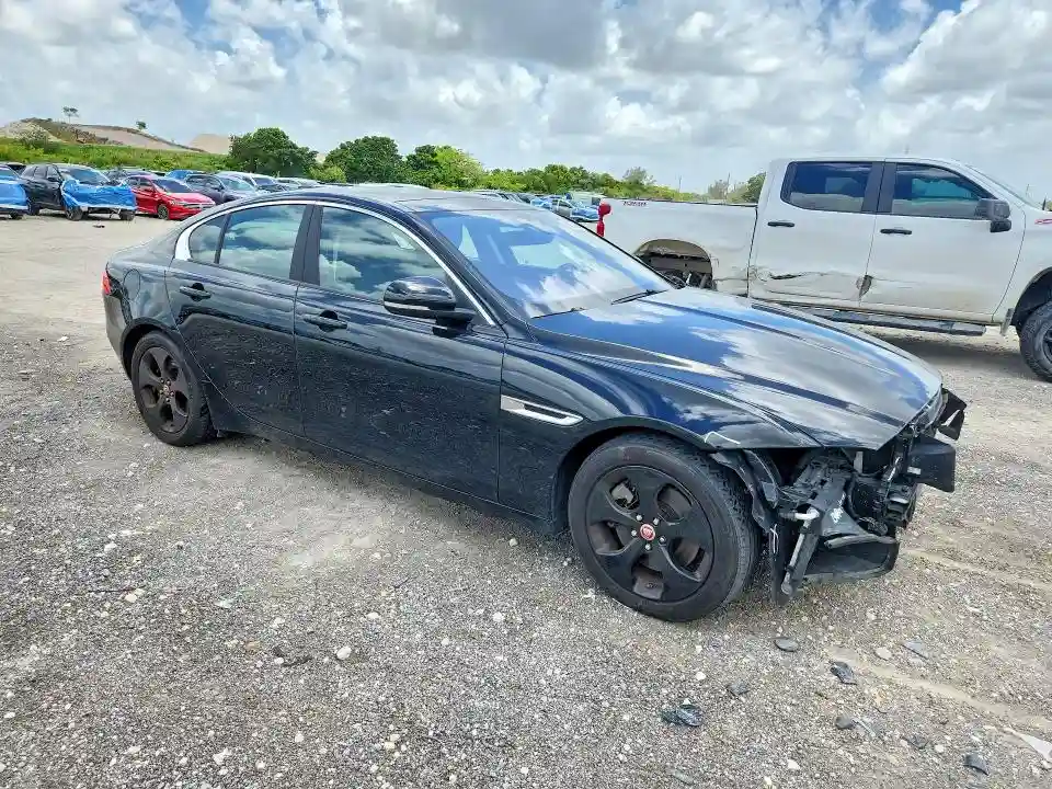 SAJAR4FX0JCP34726 2018 JAGUAR XE-3