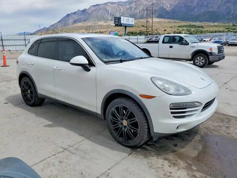 WP1AA2A26DLA00021 2013 PORSCHE CAYENNE-3