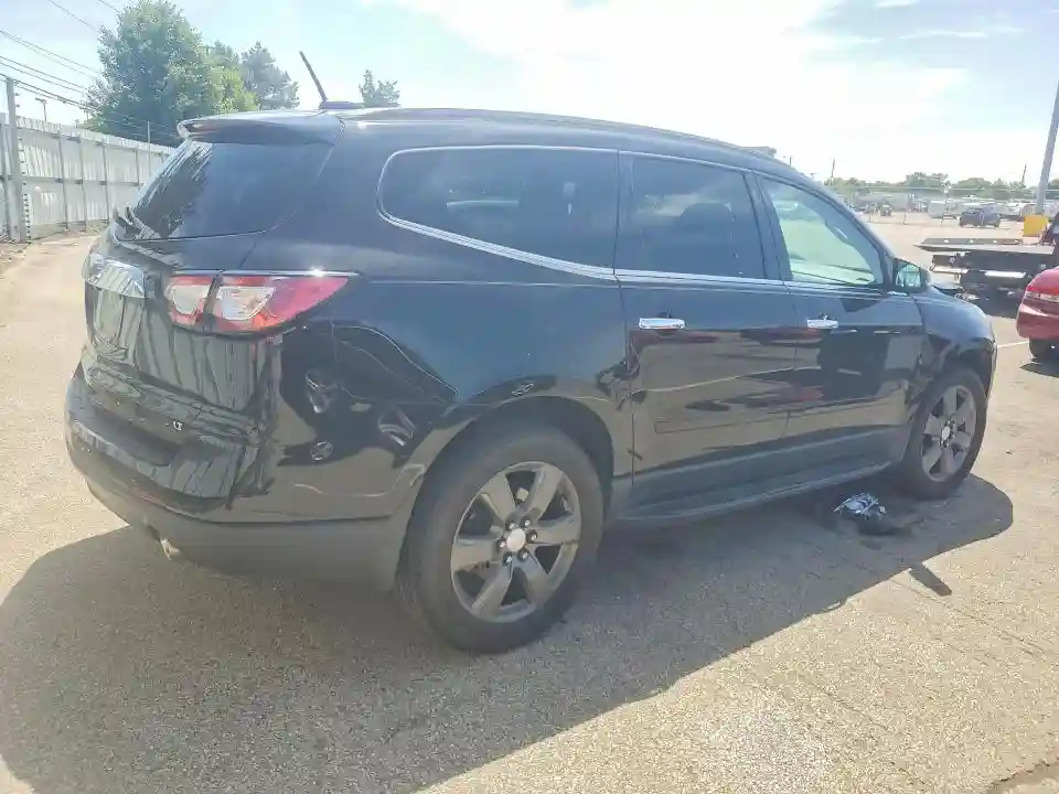 1GNKRHKD0HJ305007 2017 CHEVROLET TRAVERSE-2