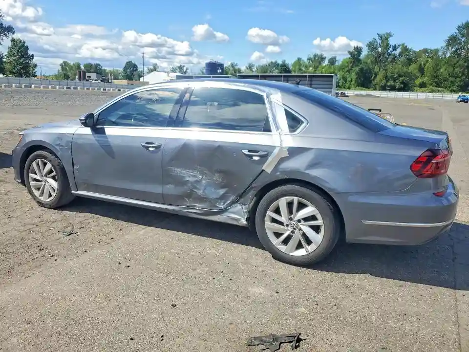 1VWBA7A30JC010029 2018 VOLKSWAGEN PASSAT-1