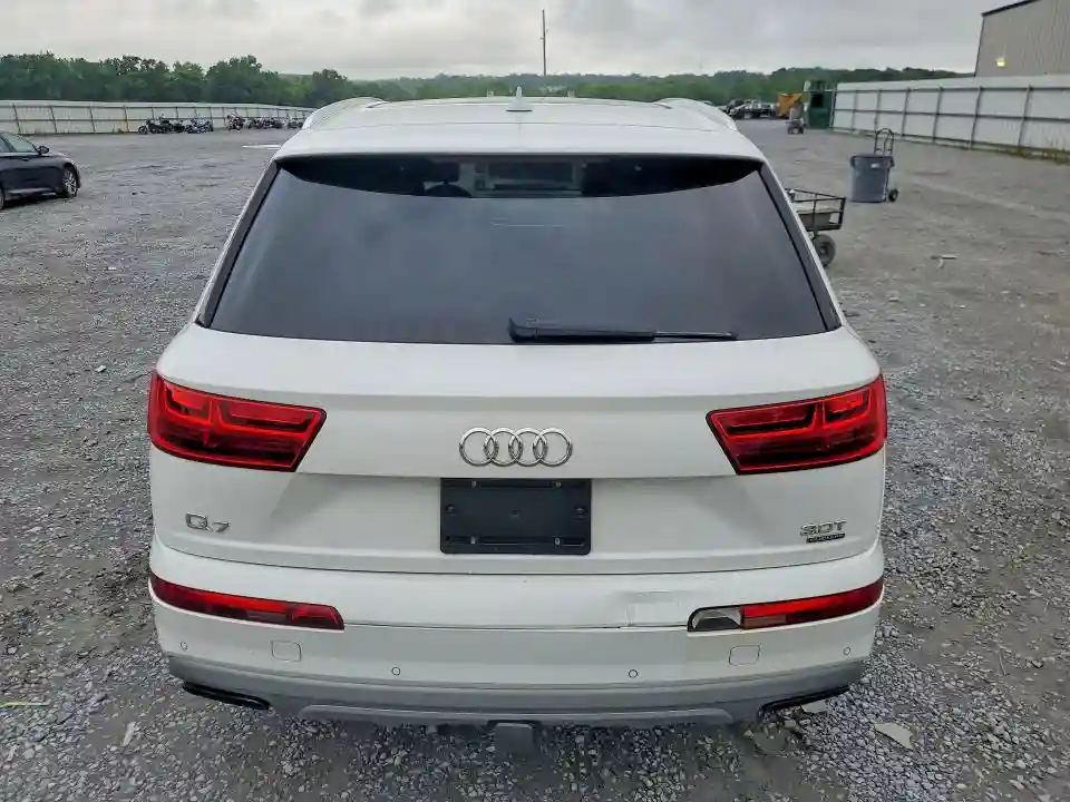 WA1VAAF78HD015230 2017 AUDI Q7-5