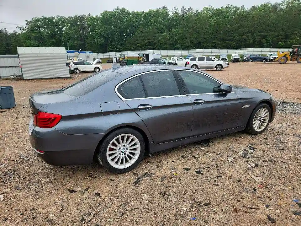 WBA5A5C52FD522215 2015 BMW 5 SERIES-2