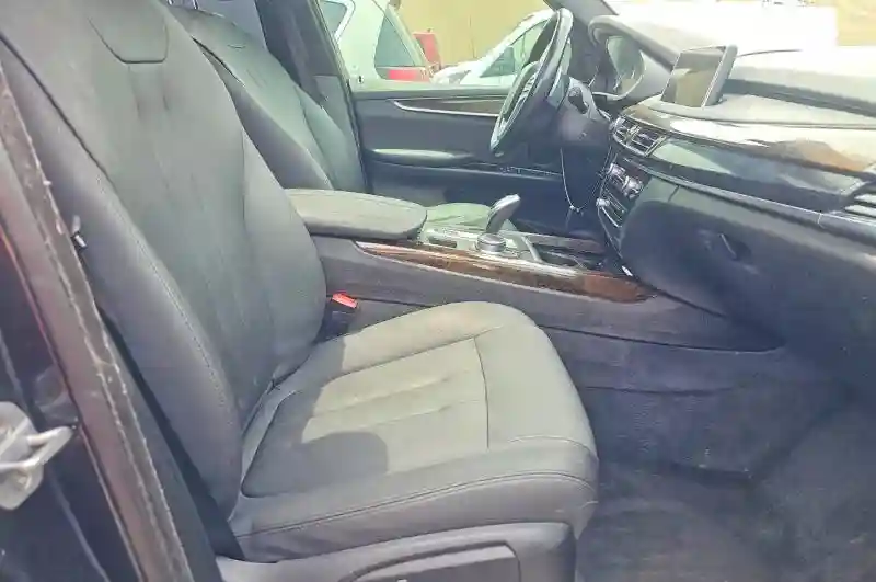 5UXKR0C54J0X91963 2018 BMW X5-4