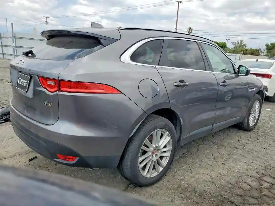 SADCK2FN7KA394832 2019 JAGUAR F-PACE-2