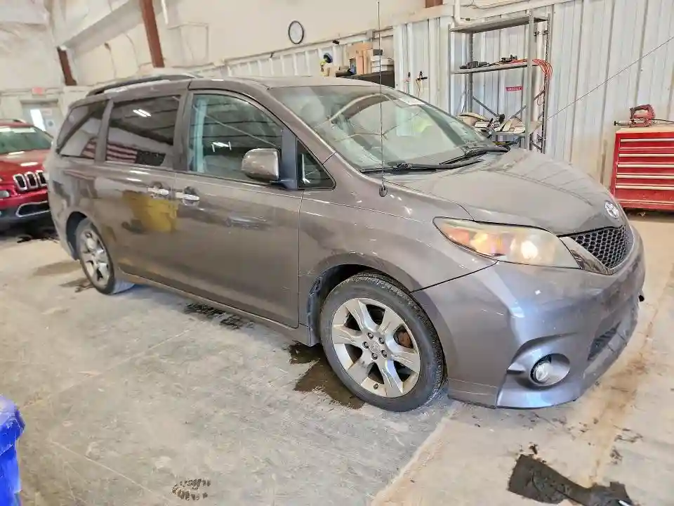 5TDXK3DC5DS294156 2013 TOYOTA SIENNA-3