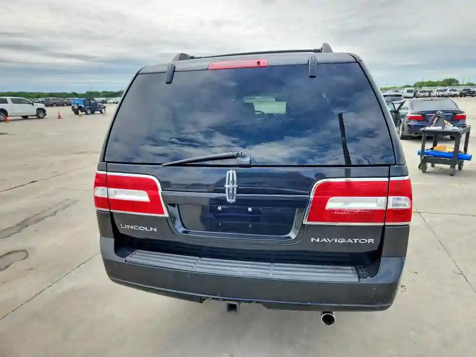 5LMJJ3H5XBEJ06733 2011 LINCOLN NAVIGATOR-5
