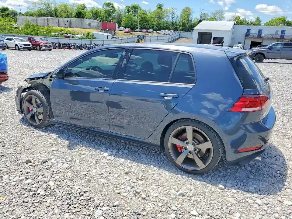 3VW447AU6JM279420 2018 VOLKSWAGEN GTI-1