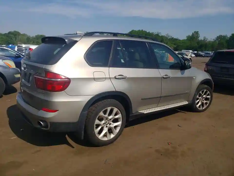 5UXZV4C5XBL403250 2011 BMW X5-2