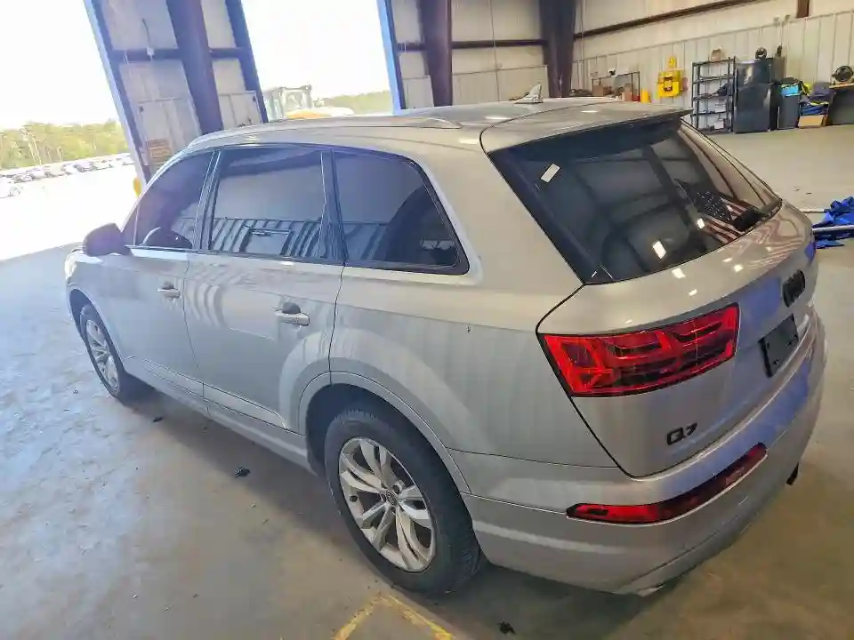 WA1LHAF79JD010143 2018 AUDI Q7-1