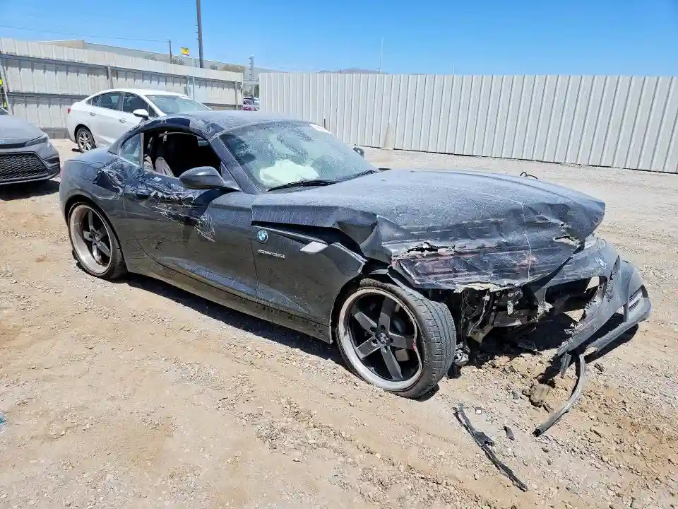 WBALM7C59AE382225 2010 BMW Z4-3