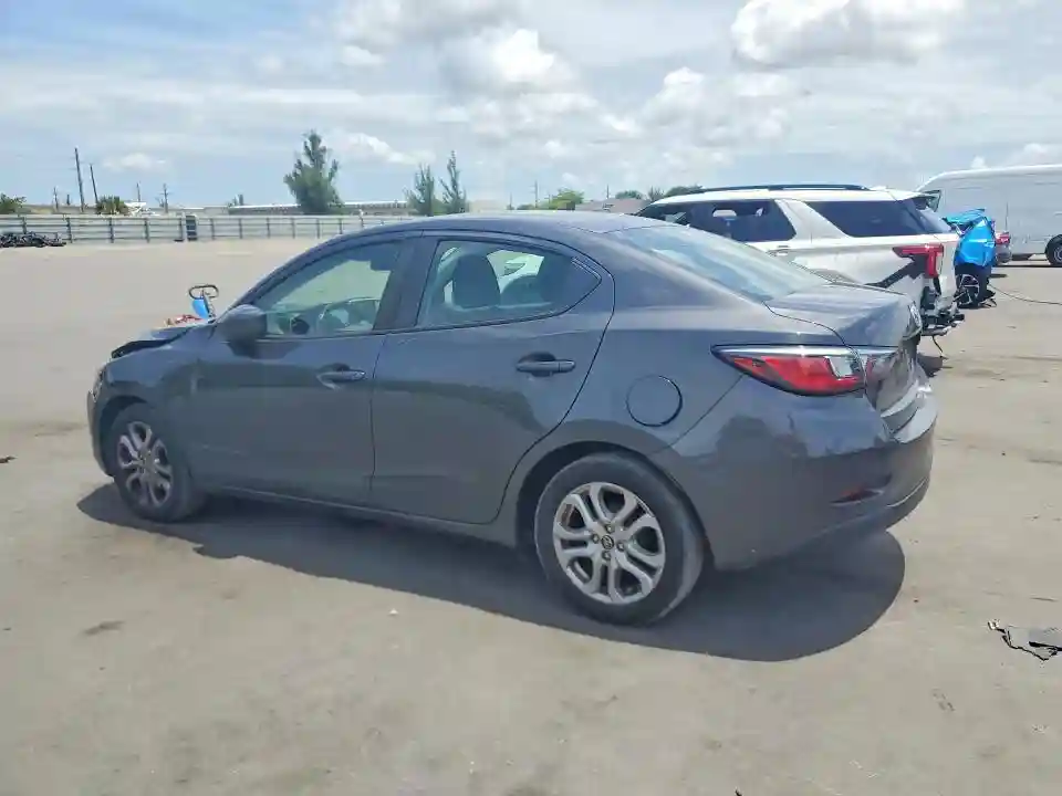 3MYDLBYV9HY172440 2017 TOYOTA YARIS-1