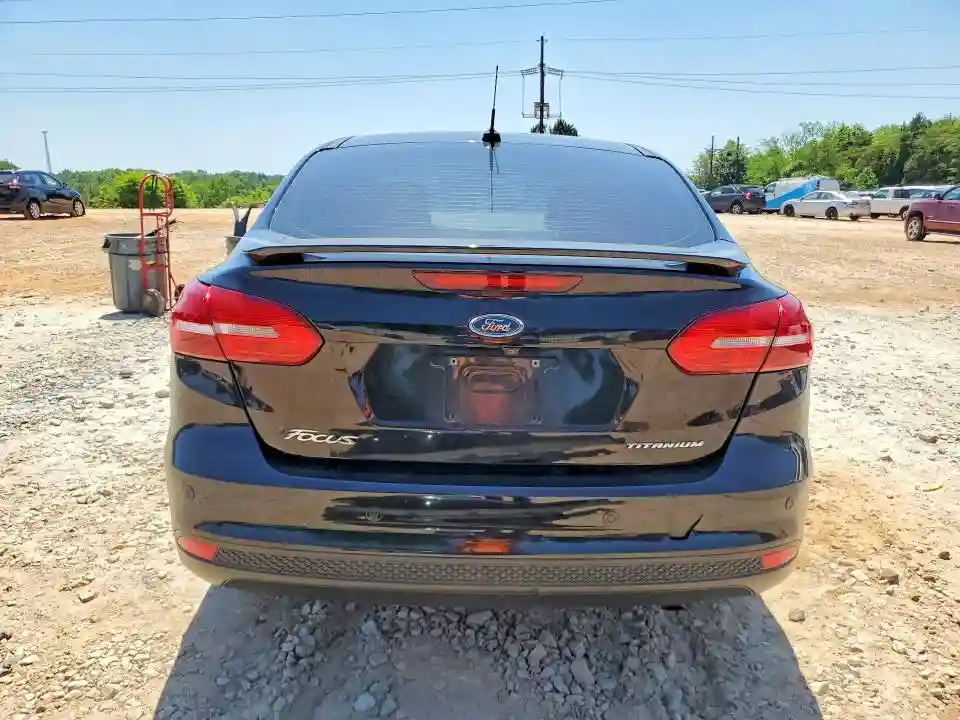 1FADP3J23HL287400 2017 FORD FOCUS-5