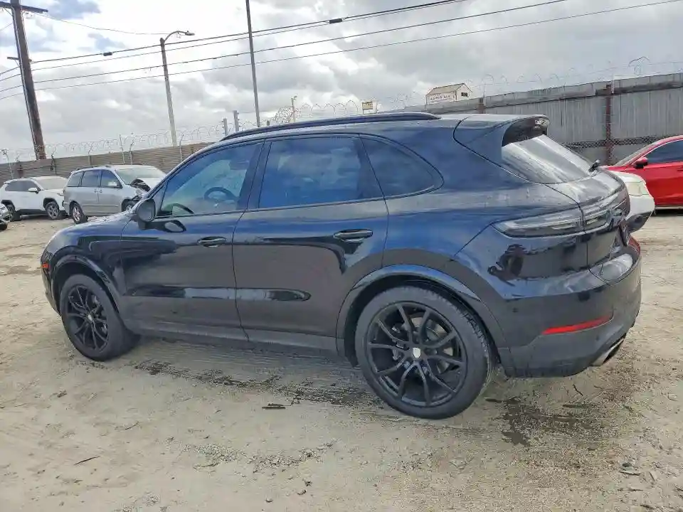 WP1AA2AY8KDA02011 2019 PORSCHE CAYENNE-1