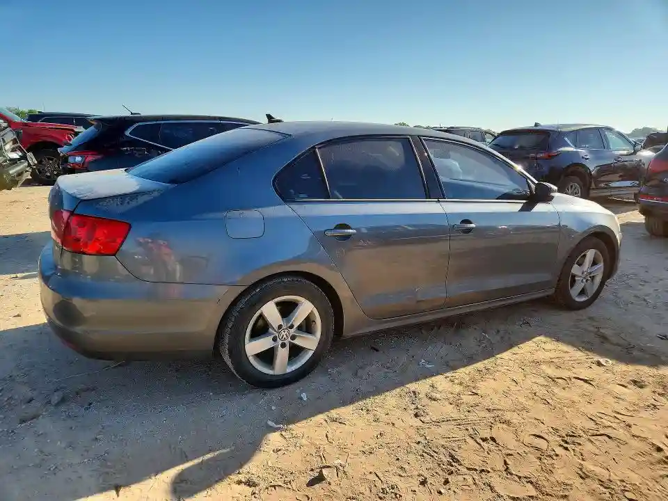 3VWLL7AJ7CM012407 2012 VOLKSWAGEN JETTA-2