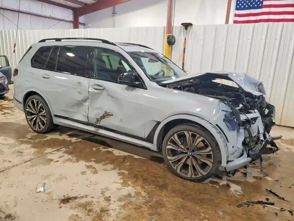 5UX33EM02S9Y23621 2025 BMW X7-3