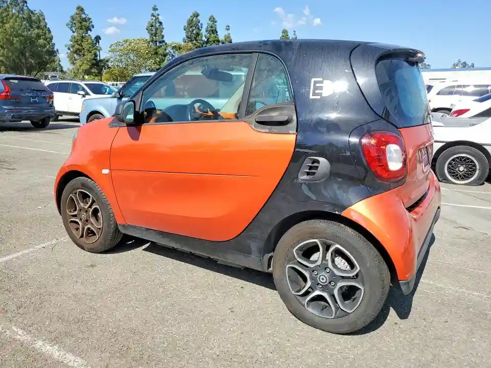 WMEFJ9BA5JK265781 2018 SMART FORTWO-1